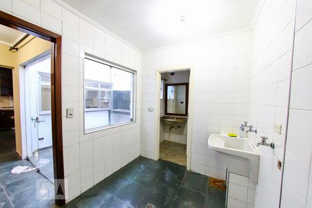 Casa para alugar com 120m², 2 quartos e 2 vagasArea de Serviço