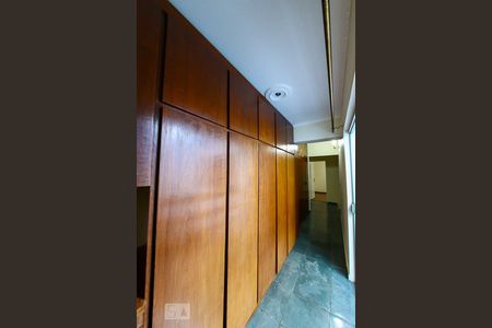 Casa para alugar com 120m², 2 quartos e 2 vagasCorredor