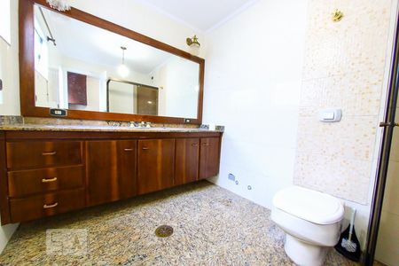 Casa para alugar com 120m², 2 quartos e 2 vagasBanheiro