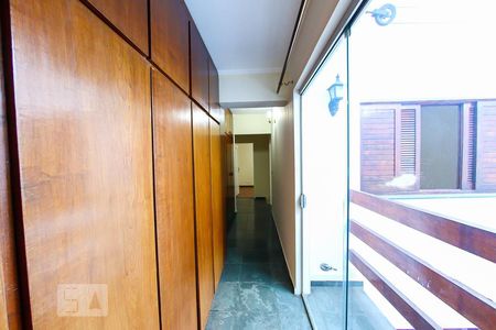 Casa para alugar com 120m², 2 quartos e 2 vagasCorredor