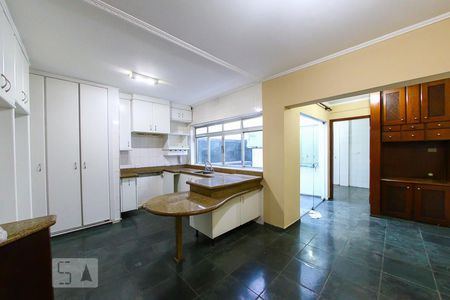 Casa para alugar com 120m², 2 quartos e 2 vagasCozinha