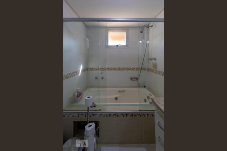 Apartamento à venda com 183m², 4 quartos e 3 vagasBanheiro da Suíte 1