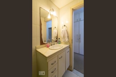 Apartamento à venda com 183m², 4 quartos e 3 vagasBanheiro