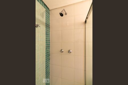 Apartamento à venda com 183m², 4 quartos e 3 vagasChuveiro