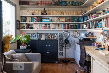 Apartamento à venda com 183m², 4 quartos e 3 vagasEscritório