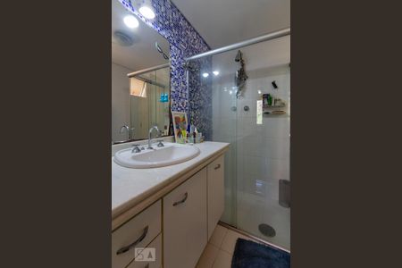 Apartamento à venda com 183m², 4 quartos e 3 vagasBanheiro da Suíte 2