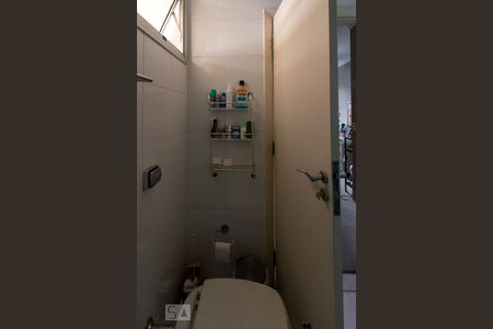 Apartamento à venda com 183m², 4 quartos e 3 vagasBanheiro da Suíte 2