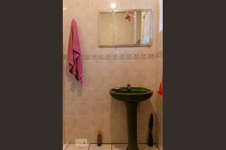 Casa à venda com 101m², 3 quartos e 3 vagasBanheiro