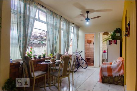 Casa à venda com 101m², 3 quartos e 3 vagasÁrea Externa Coberta