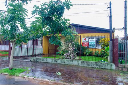 Casa à venda com 101m², 3 quartos e 3 vagasFachada