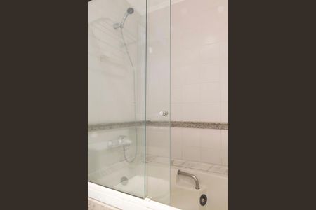 Apartamento para alugar com 63m², 2 quartos e 2 vagas Apartamento para alugar com 63m², 2 quartos e 2 vagasBanheiro da Suite