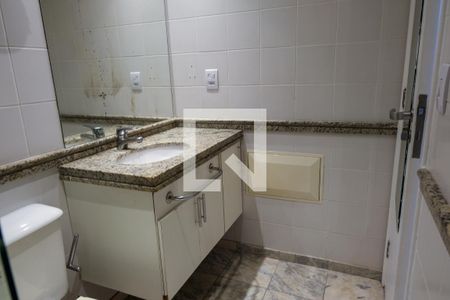 Apartamento para alugar com 65m², 2 quartos e 1 vaga Apartamento para alugar com 65m², 2 quartos e 1 vagaBanheiro da Suíte