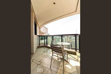 Apartamento à venda com 63m², 2 quartos e 2 vagasVaranda