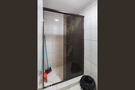 Banheiro de kitnet/studio para alugar com 1 quarto, 30m² em Centro Histórico, Porto Alegre