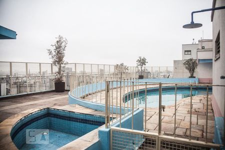 Apartamento à venda com 140m², 2 quartos e sem vagaÁrea comum - Piscina