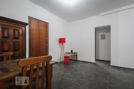 Sala de apartamento para alugar com 1 quarto, 86m² em Barra da Tijuca, Rio de Janeiro