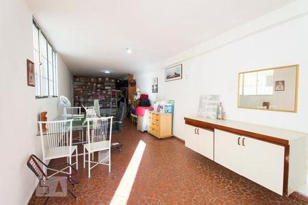 Casa à venda com 165m², 3 quartos e 2 vagasSalão 