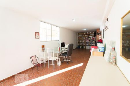 Casa à venda com 165m², 3 quartos e 2 vagasSalão 