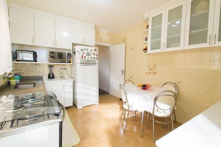 Casa à venda com 165m², 3 quartos e 2 vagasCozinha