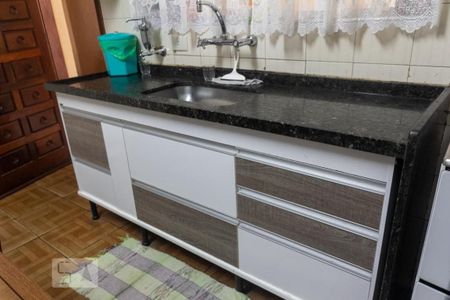 Casa à venda com 144m², 3 quartos e 2 vagas Casa à venda com 144m², 3 quartos e 2 vagasCozinha