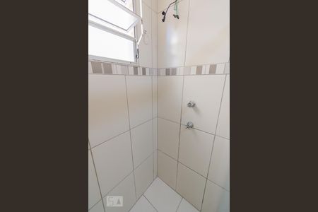 Apartamento à venda com 47m², 2 quartos e 1 vaga Apartamento à venda com 47m², 2 quartos e 1 vagaDetalhe do banheiro