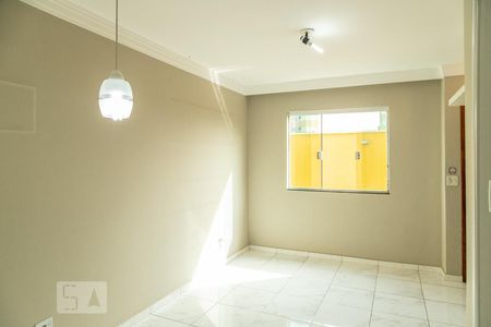Sala de casa de condomínio para alugar com 2 quartos, 60m² em Parada Xv de Novembro, São Paulo
