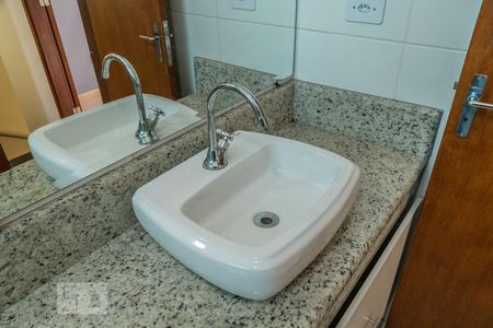 Casa de condomínio para alugar com 60m², 2 quartos e 1 vagaBanheiro