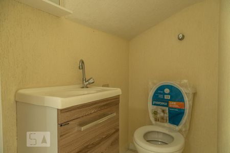Lavabo de casa de condomínio para alugar com 2 quartos, 60m² em Parada Xv de Novembro, São Paulo