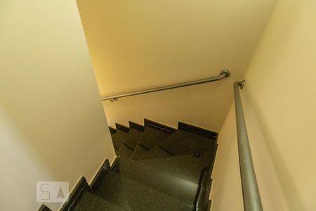 Casa de condomínio para alugar com 60m², 2 quartos e 1 vagaEscada