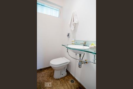 Casa à venda com 450m², 4 quartos e 3 vagasLavabo