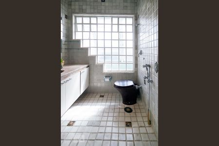 Casa à venda com 450m², 4 quartos e 3 vagasBanheiro Quarto 6 - Suíte