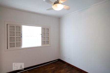 Casa à venda com 450m², 4 quartos e 3 vagasQuarto 2 - Térreo