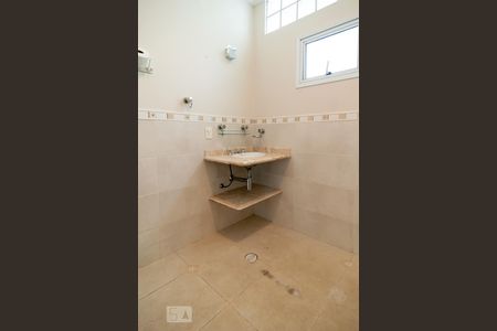 Casa à venda com 450m², 4 quartos e 3 vagasBanheiro Social Térreo