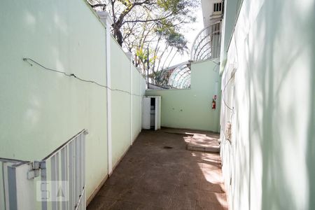 Casa à venda com 450m², 4 quartos e 3 vagasGaragem Fundo