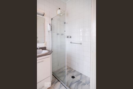 Casa à venda com 450m², 4 quartos e 3 vagasBanheiro Quarto 5 - Suíte