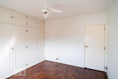 Casa à venda com 450m², 4 quartos e 3 vagasQuarto 4