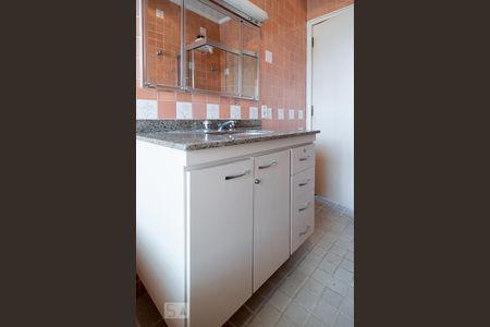 Casa à venda com 450m², 4 quartos e 3 vagasBanheiro Social - Quartos