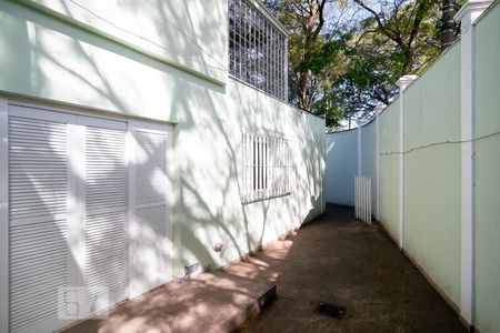 Casa à venda com 450m², 4 quartos e 3 vagasGaragem Fundo