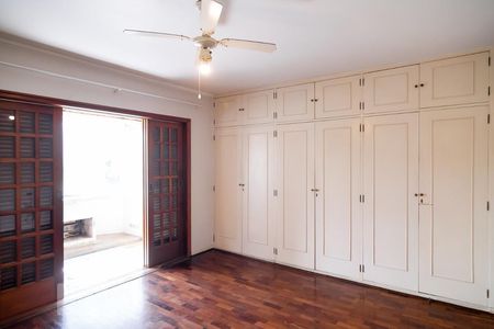 Casa à venda com 450m², 4 quartos e 3 vagasQuarto 6 - Suíte