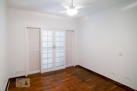 Casa à venda com 450m², 4 quartos e 3 vagasQuarto 1 - Térreo