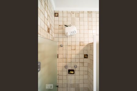 Casa à venda com 450m², 4 quartos e 3 vagasBanheiro Quarto 6 - Suíte