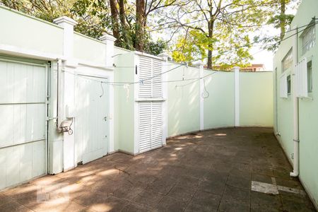 Casa à venda com 450m², 4 quartos e 3 vagasGaragem Fundo
