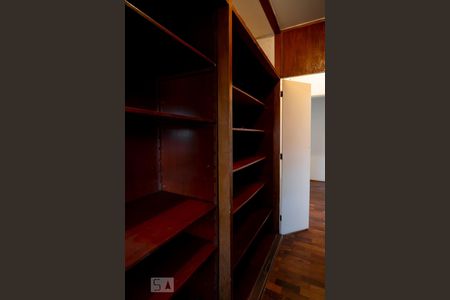 Casa à venda com 450m², 4 quartos e 3 vagasCloset Quarto 4