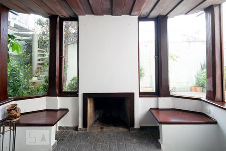 Casa à venda com 450m², 4 quartos e 3 vagasSala Lareira