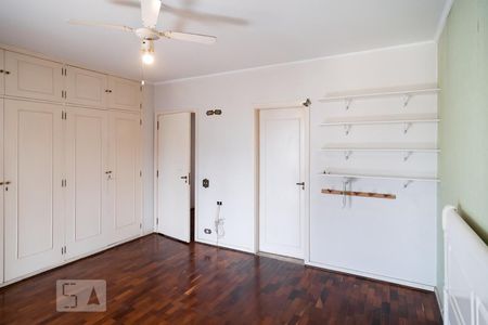 Casa à venda com 450m², 4 quartos e 3 vagasQuarto 6 - Suíte