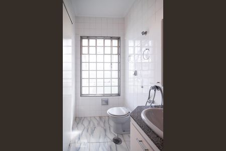 Casa à venda com 450m², 4 quartos e 3 vagasBanheiro Quarto 5 - Suíte