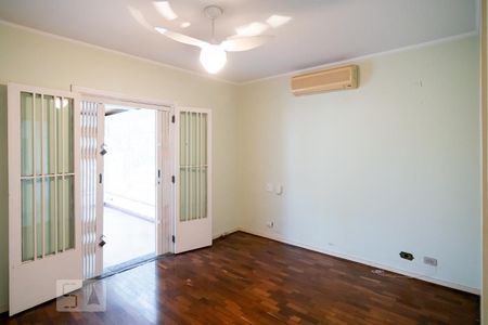 Casa à venda com 450m², 4 quartos e 3 vagasQuarto 5 - Suíte