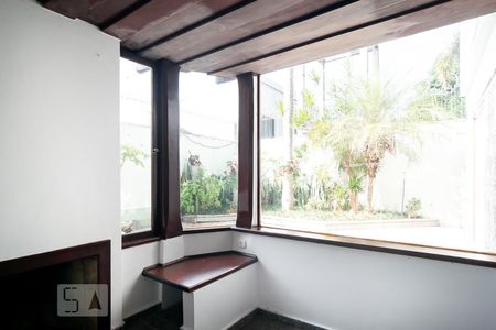 Casa à venda com 450m², 4 quartos e 3 vagasSala Lareira