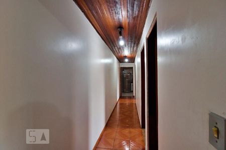 Corredor de casa para alugar com 4 quartos, 150m² em Vila Suzana, São Paulo