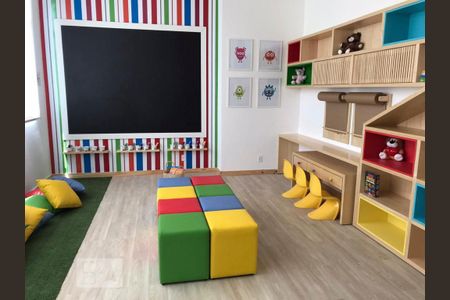 Apartamento para alugar com 34m², 2 quartos e 1 vaga Apartamento para alugar com 34m², 2 quartos e 1 vagaÁrea Comum - Brinquedoteca